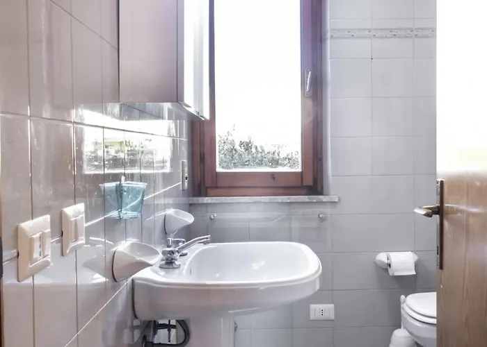 M253 - Marcelli, Trilocale Con Terrazzo A 100mt Dal Mare *